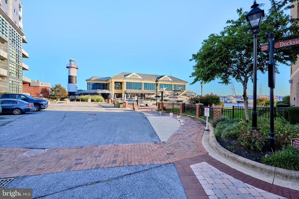 2607 Lighthouse Ln