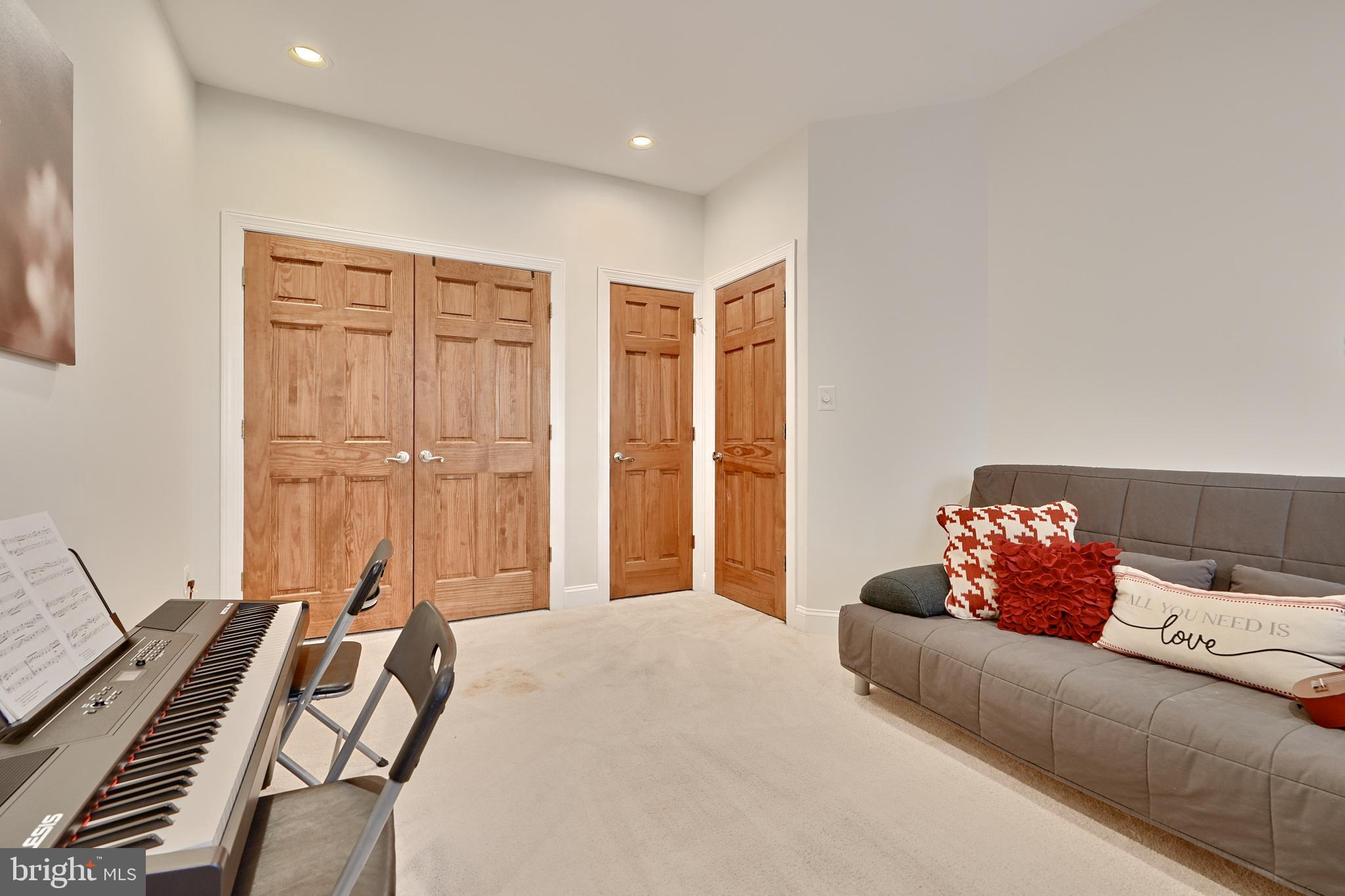 2607 Lighthouse Ln