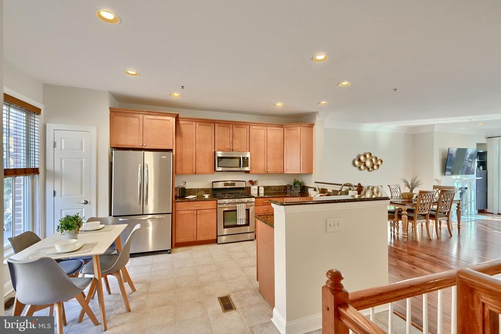 2607 Lighthouse Ln