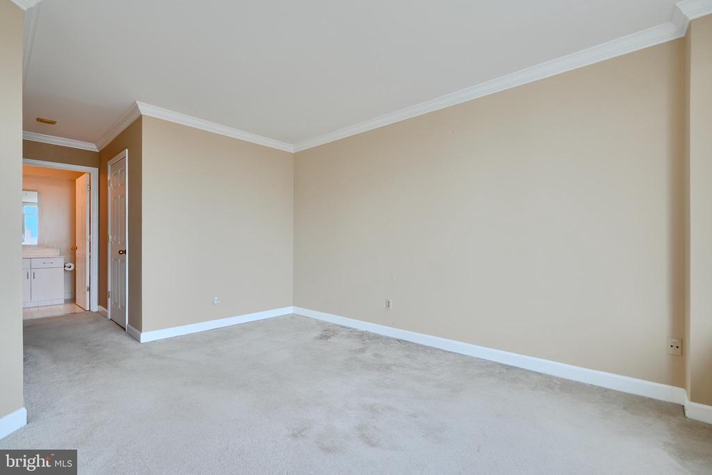100 Harborview Dr #609