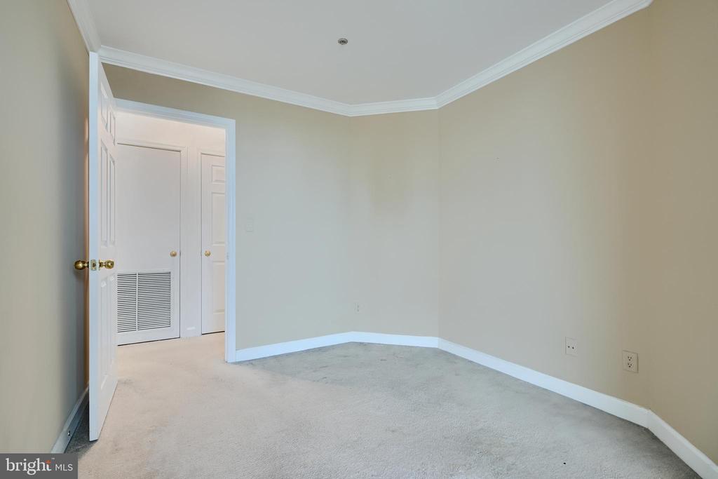100 Harborview Dr #609