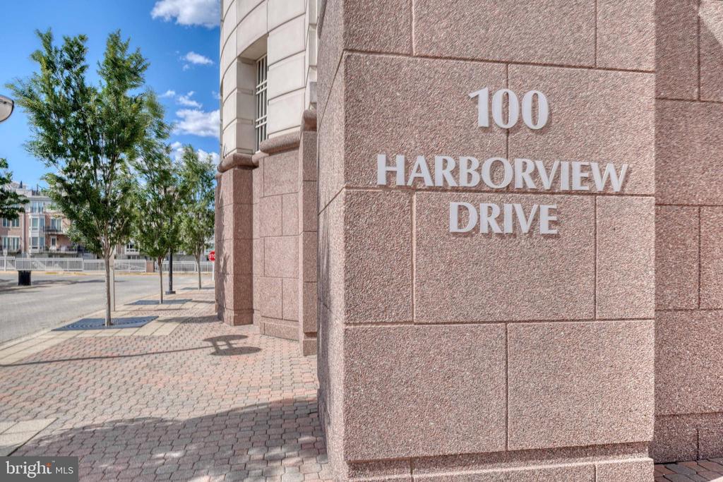 100 Harborview Dr #609