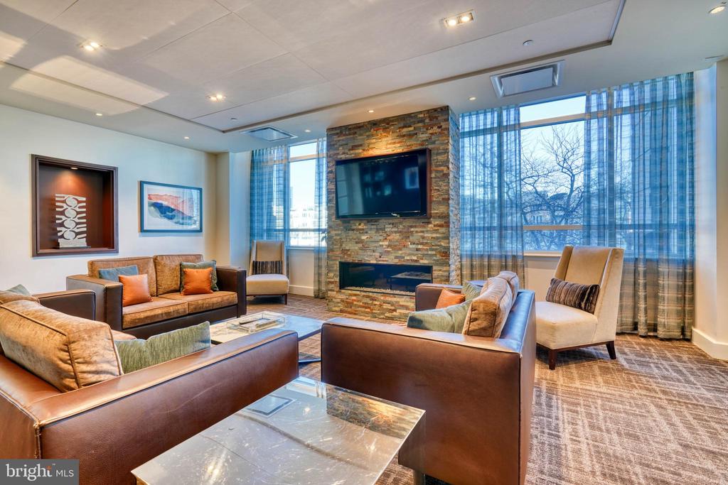 100 Harborview Dr #609