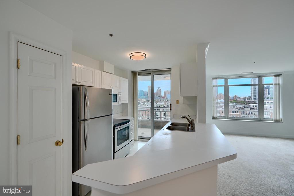 100 Harborview Dr #609