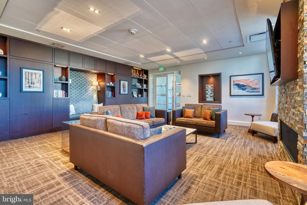 100 Harborview Dr #609