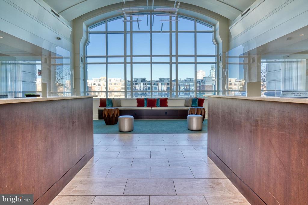 100 Harborview Dr #609