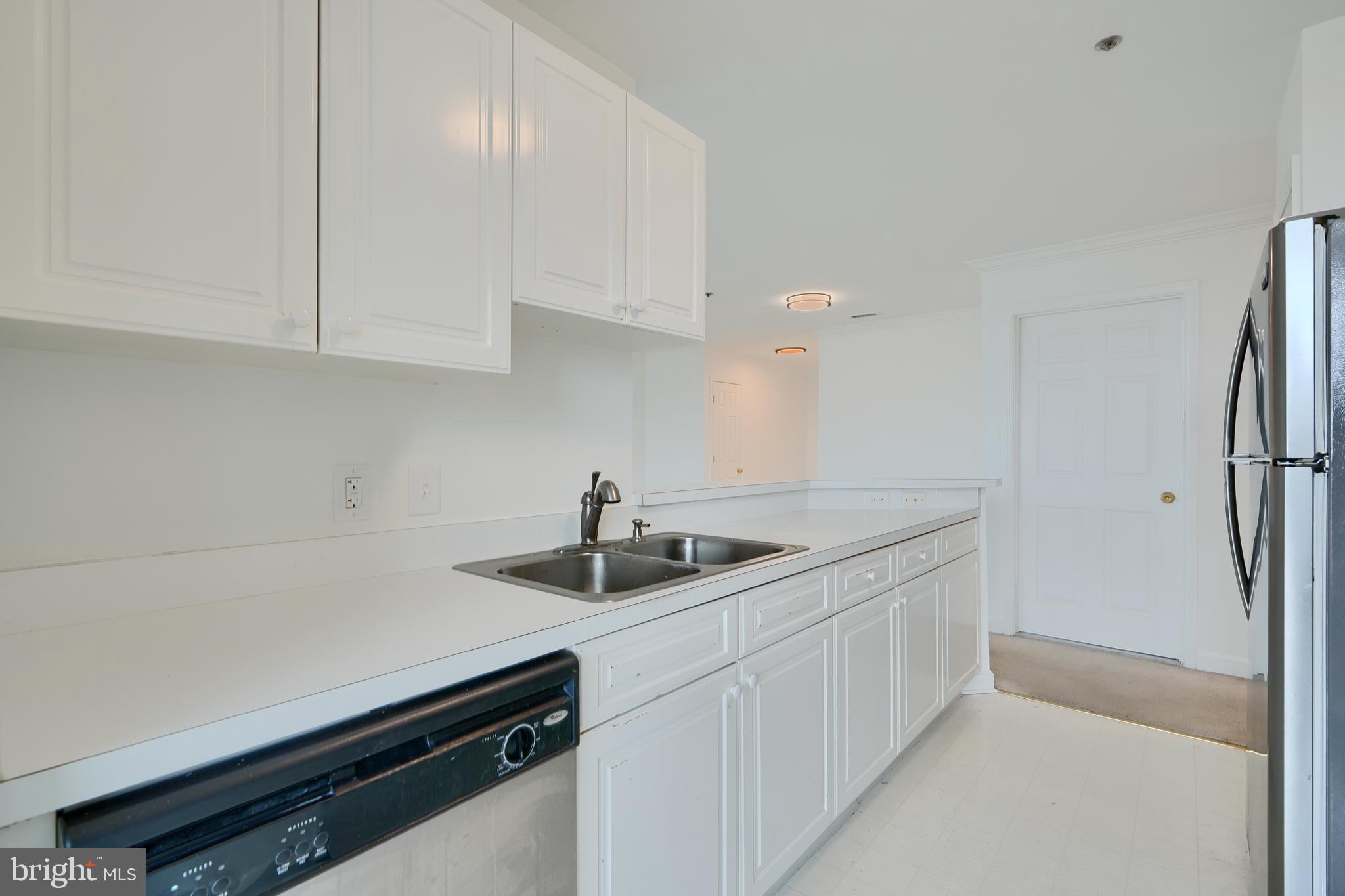 100 Harborview Dr #609