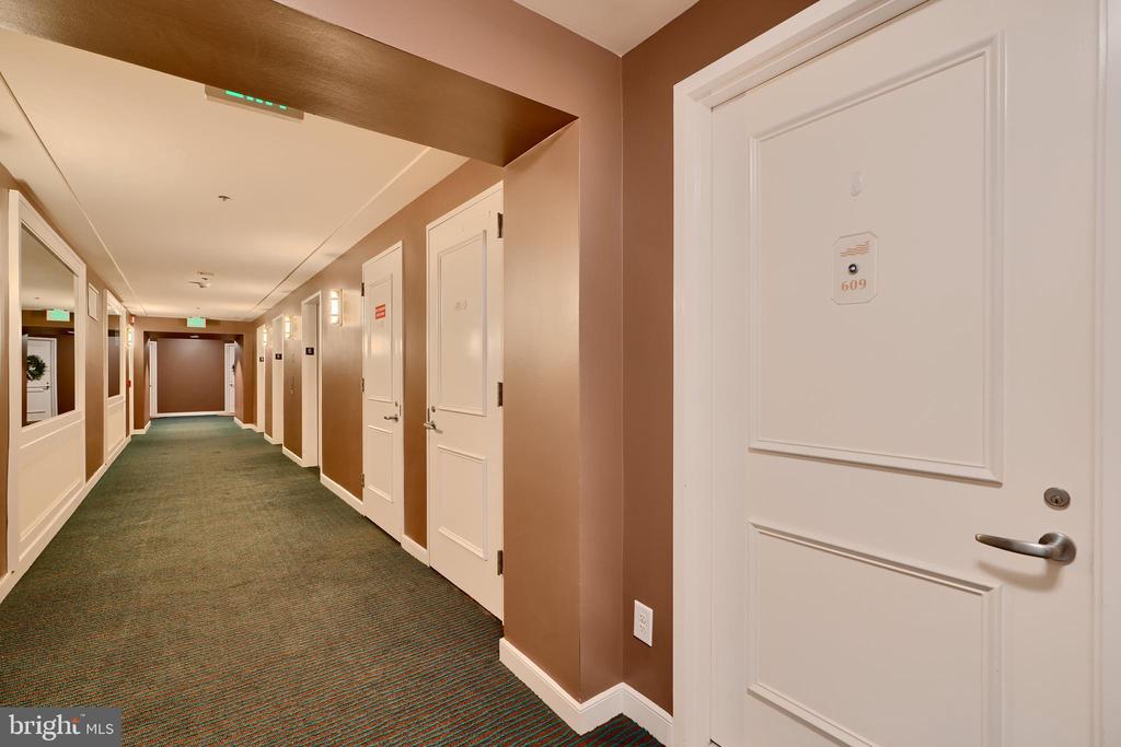 100 Harborview Dr #609