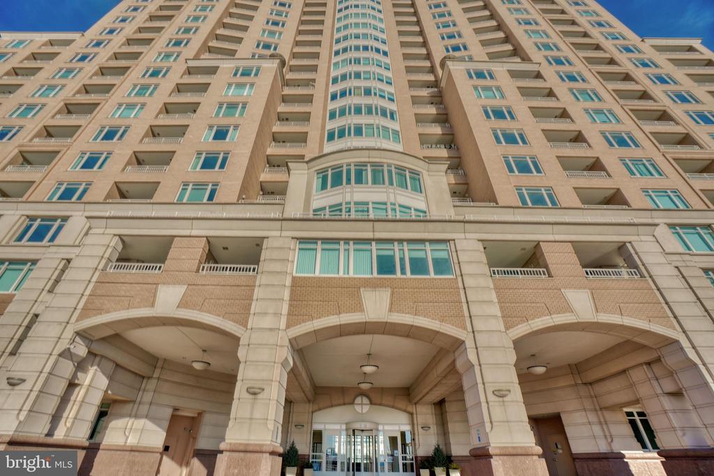 100 Harborview Dr #609
