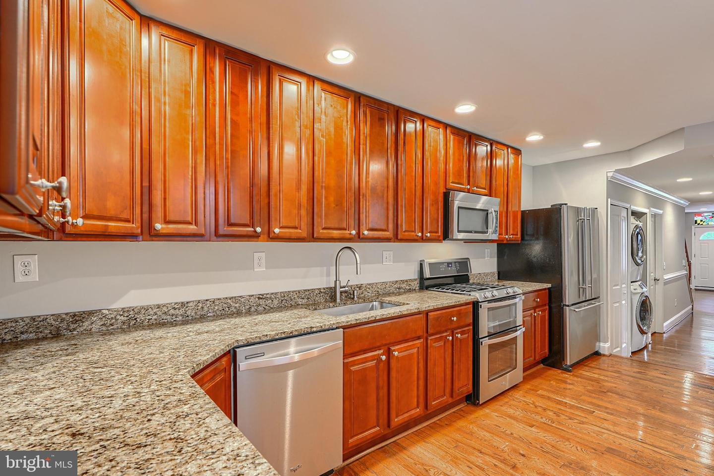 135 E West St