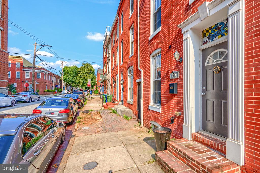135 E West St