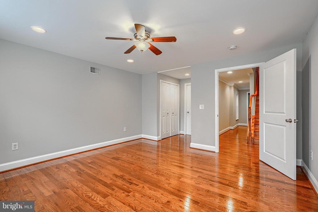 135 E West St