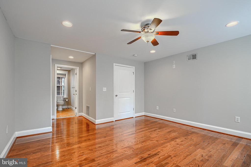 135 E West St