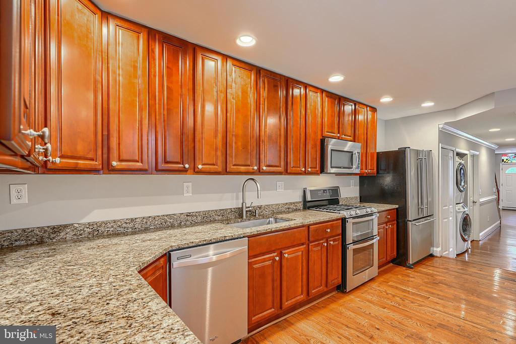 135 E West St