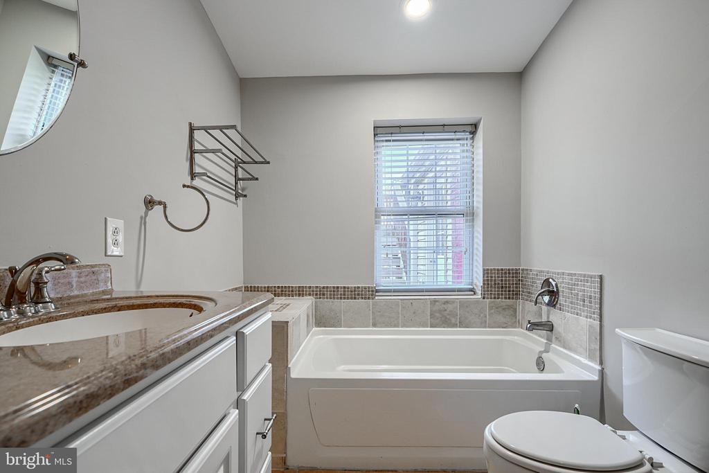 135 E West St