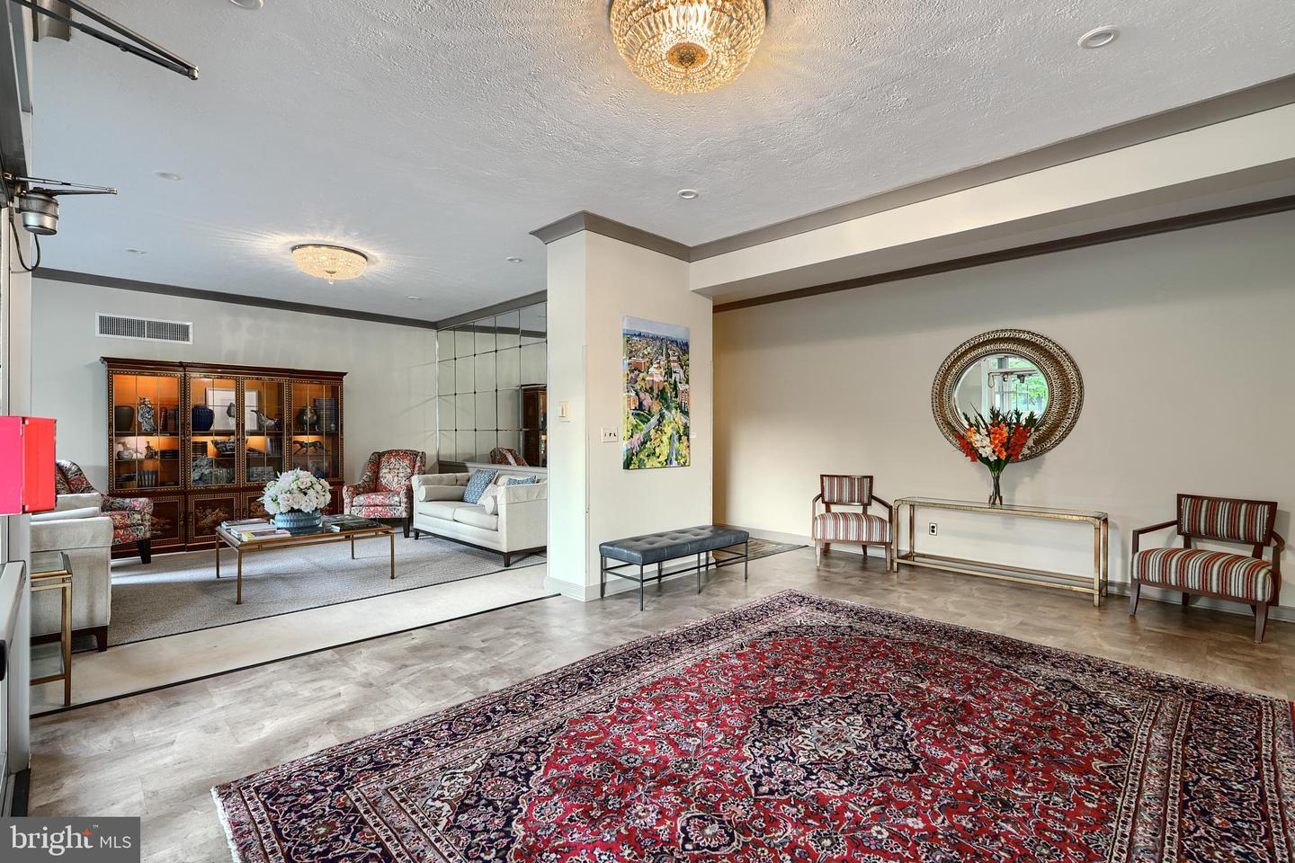 3601 Greenway #303