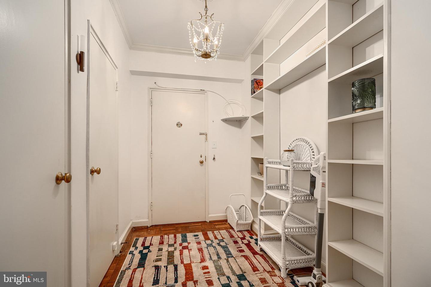 3601 Greenway #303