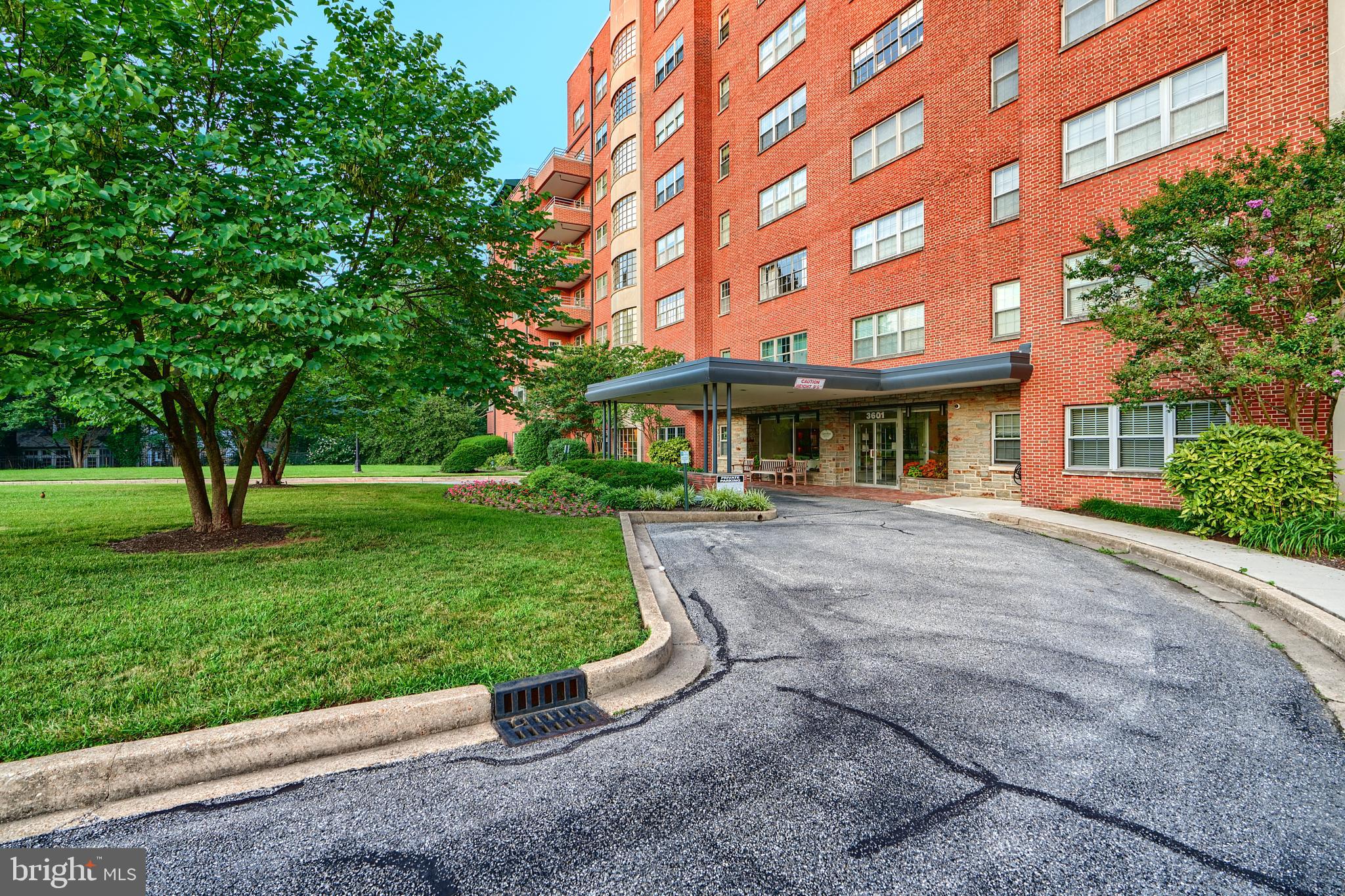 3601 Greenway #303