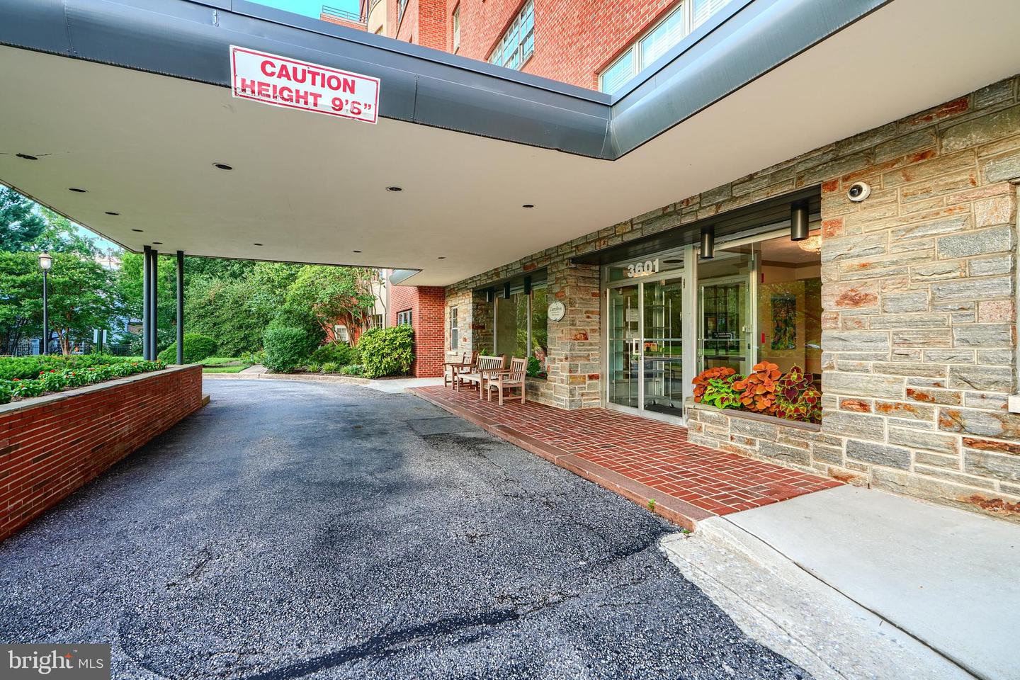 3601 Greenway #303
