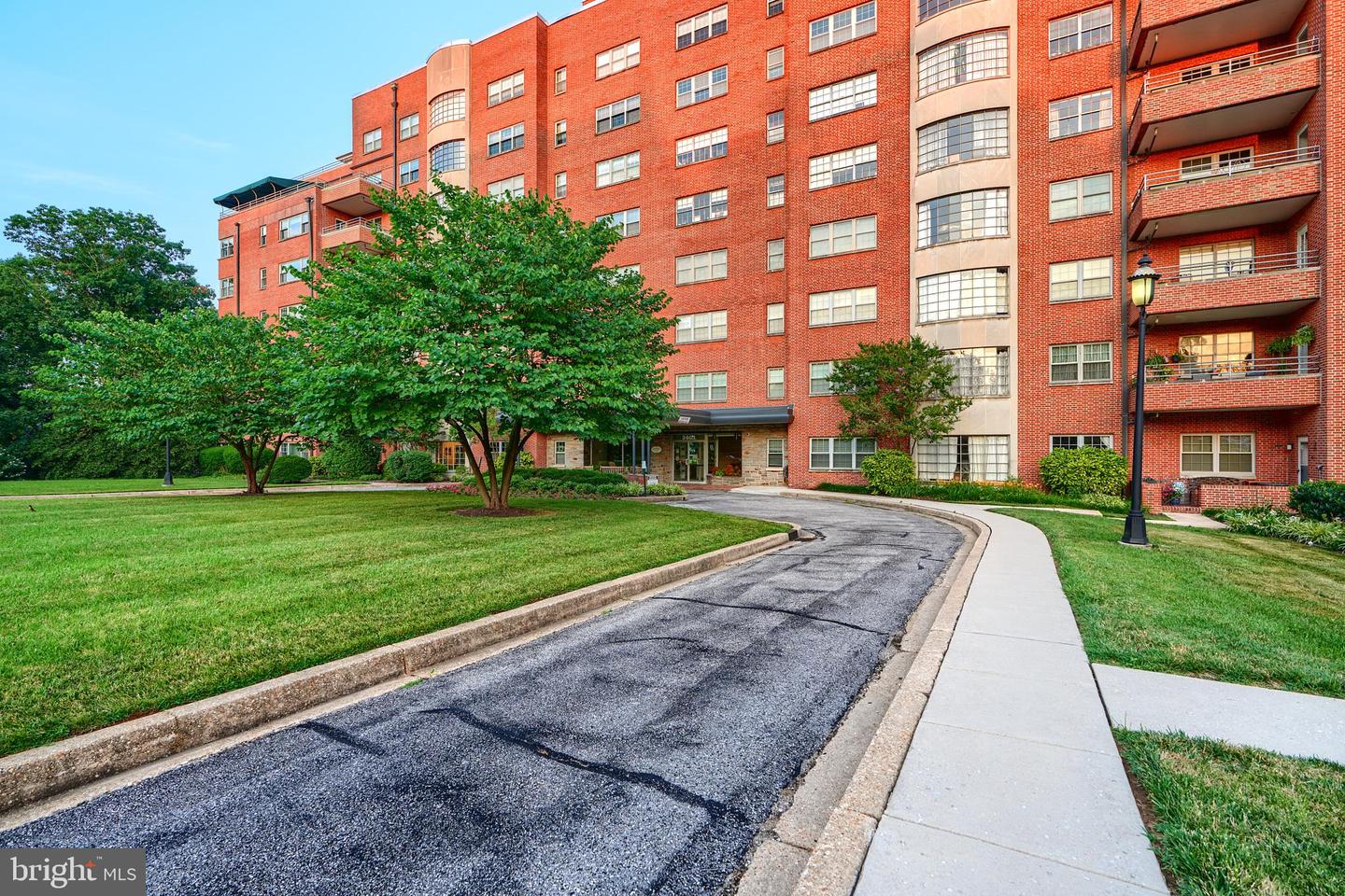 3601 Greenway #303