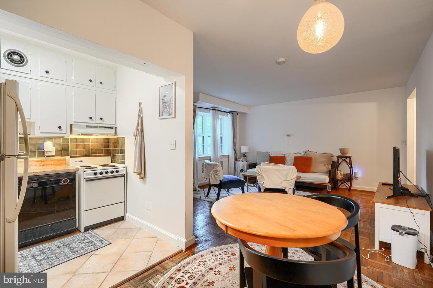 3601 Greenway #303