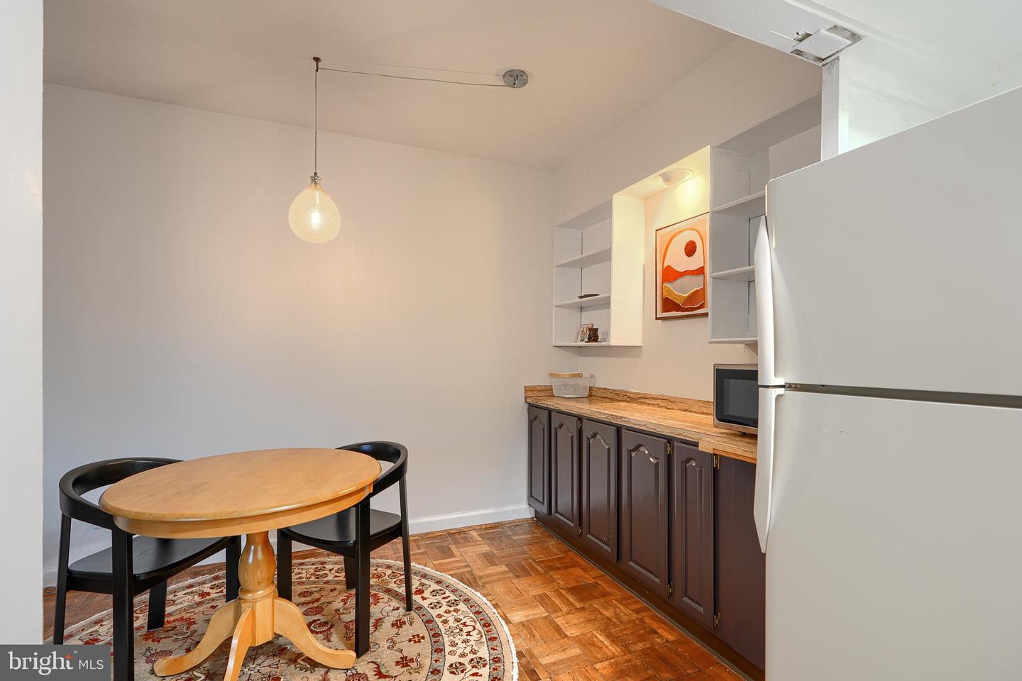 3601 Greenway #303