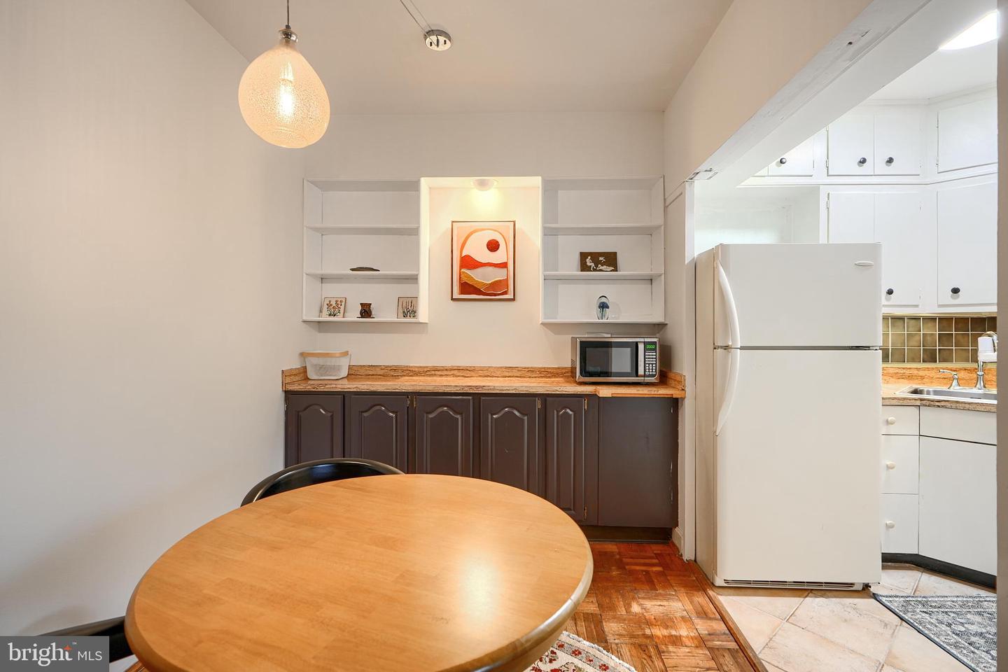 3601 Greenway #303