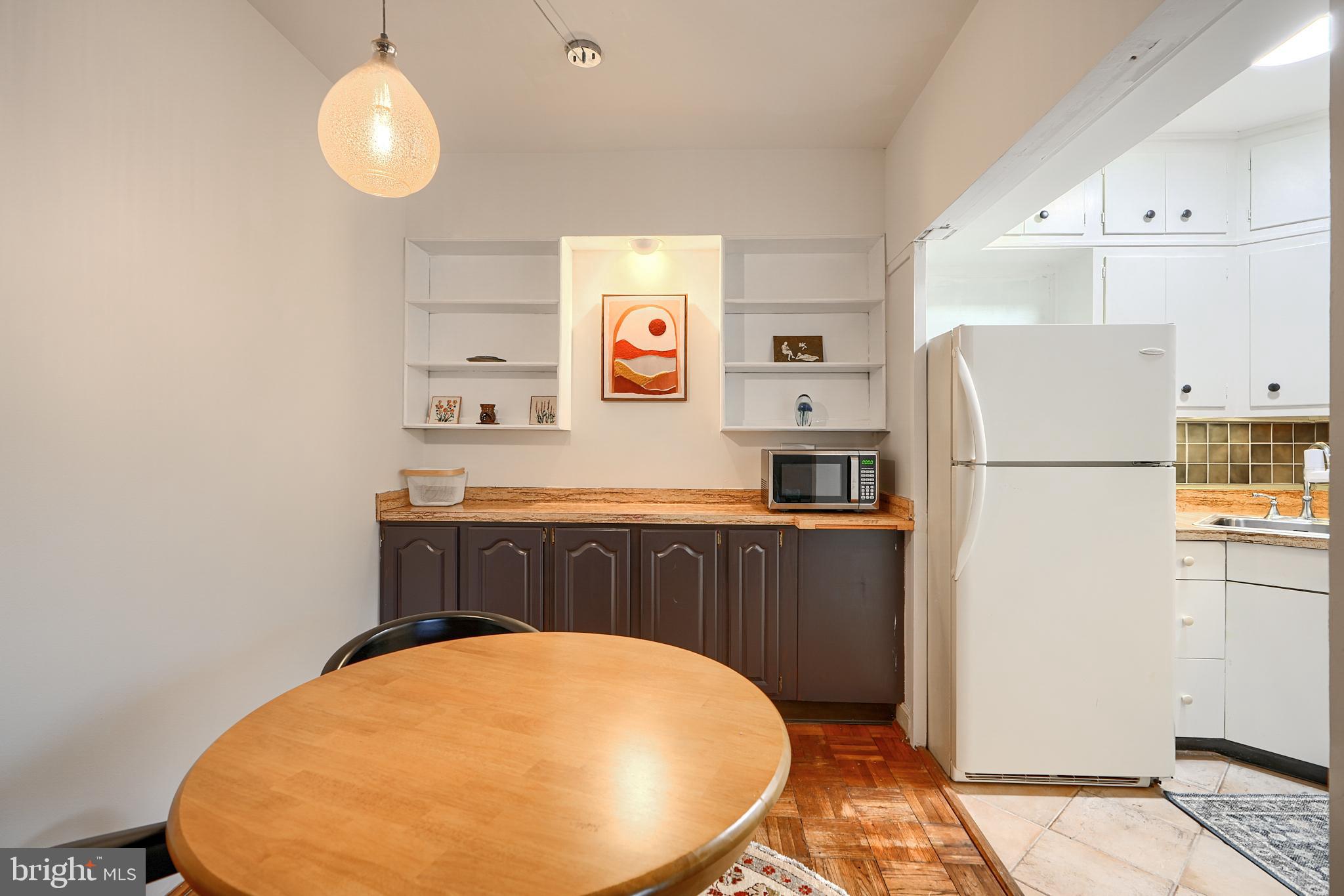 3601 Greenway #303