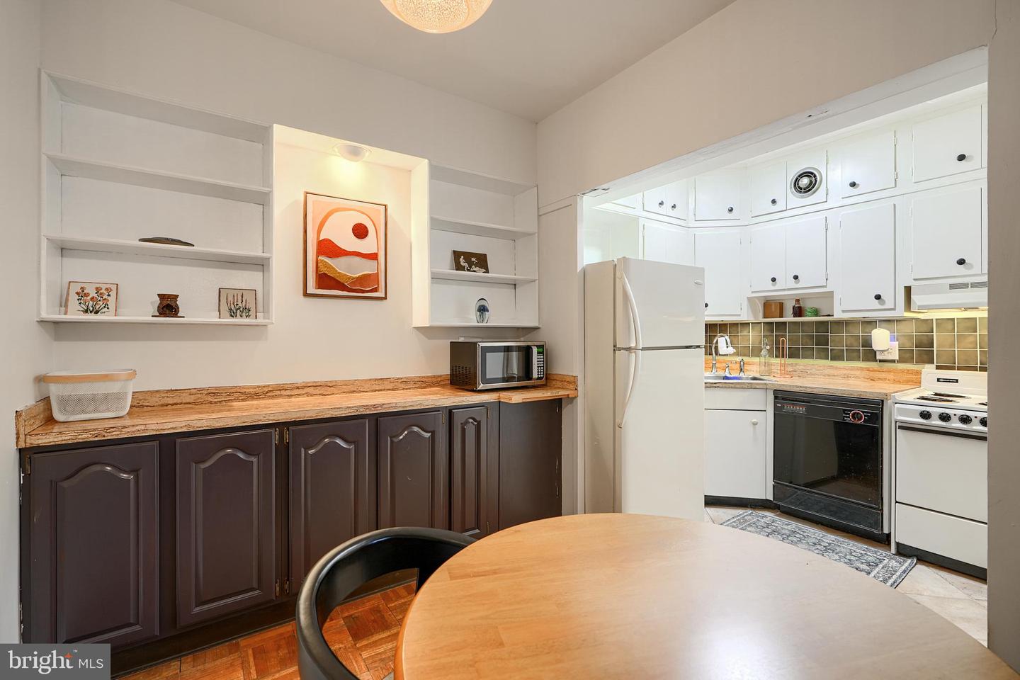 3601 Greenway #303