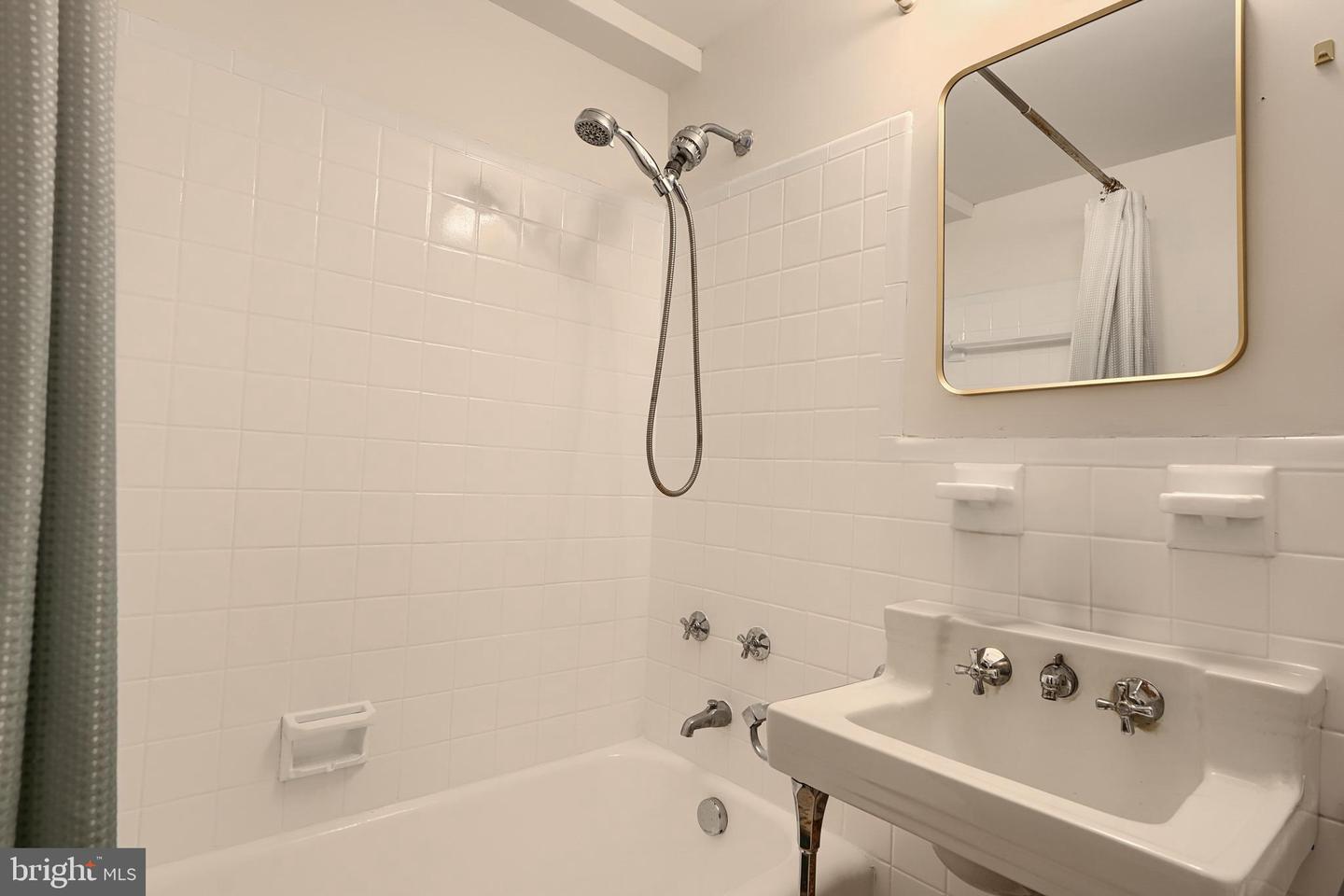 3601 Greenway #303