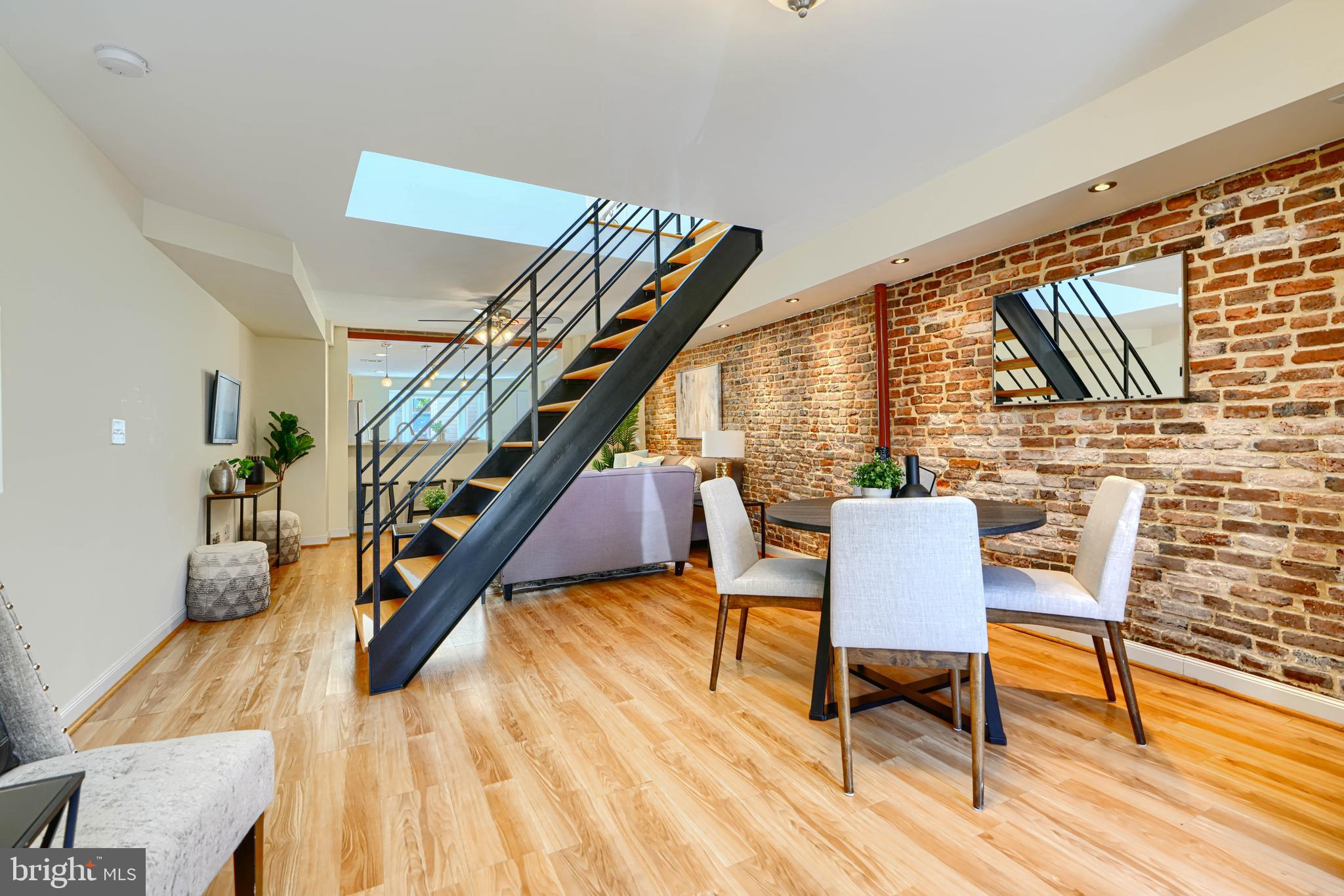 61 W WEST STREET