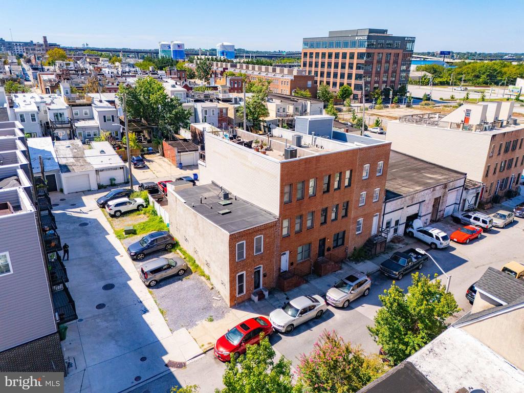 61 W WEST STREET