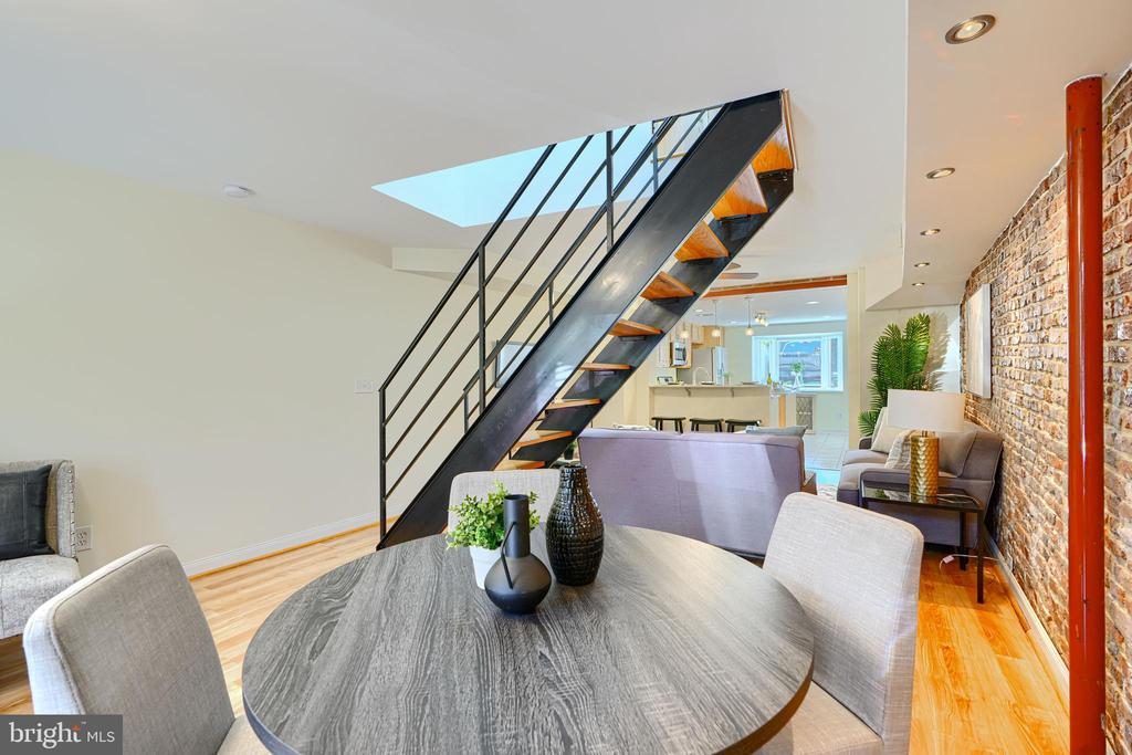 61 W WEST STREET