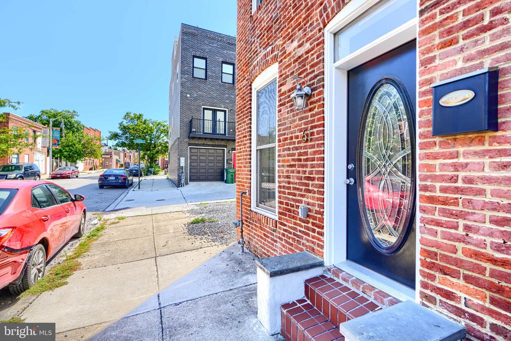 61 W WEST STREET