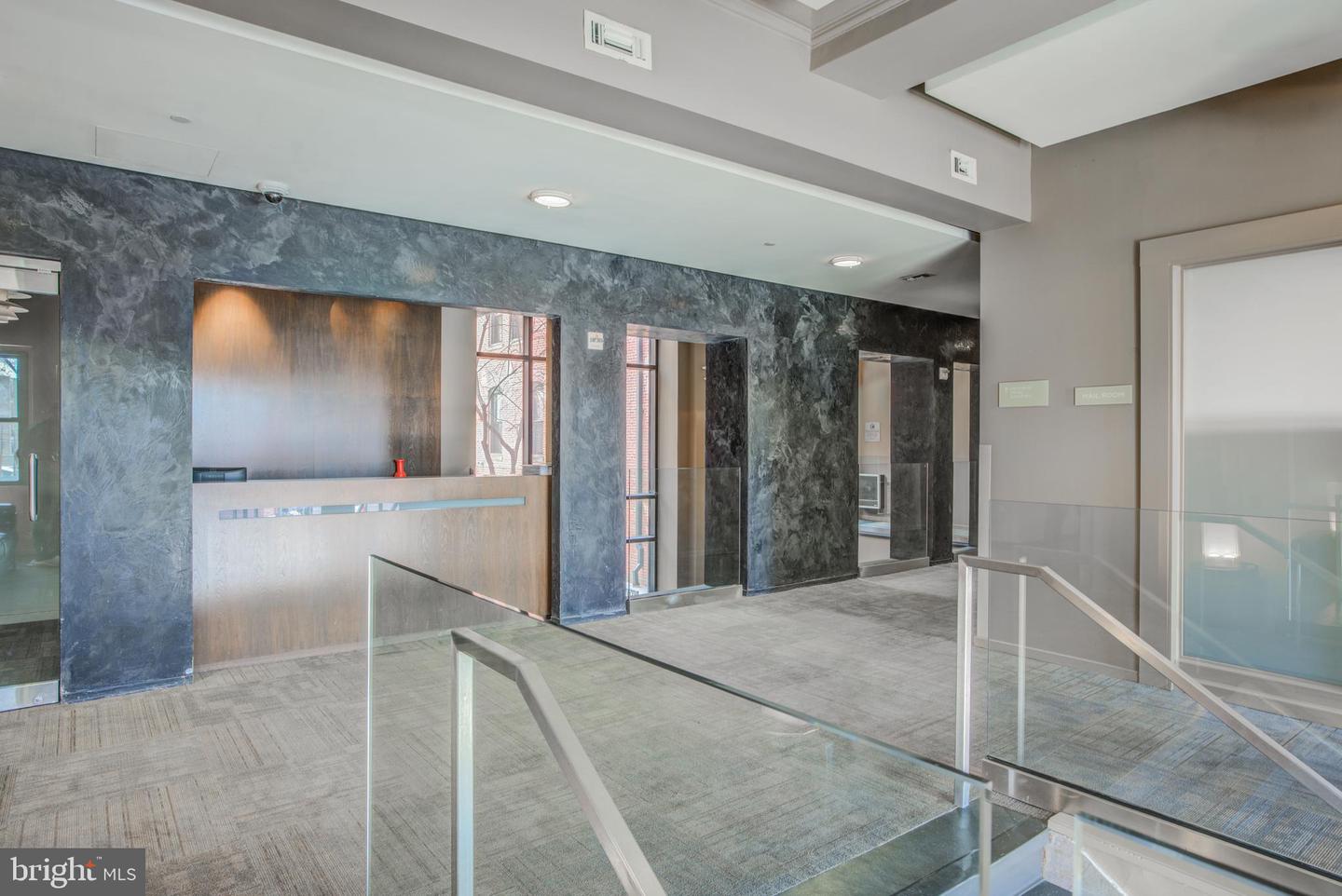 1211 LIGHT ST #208