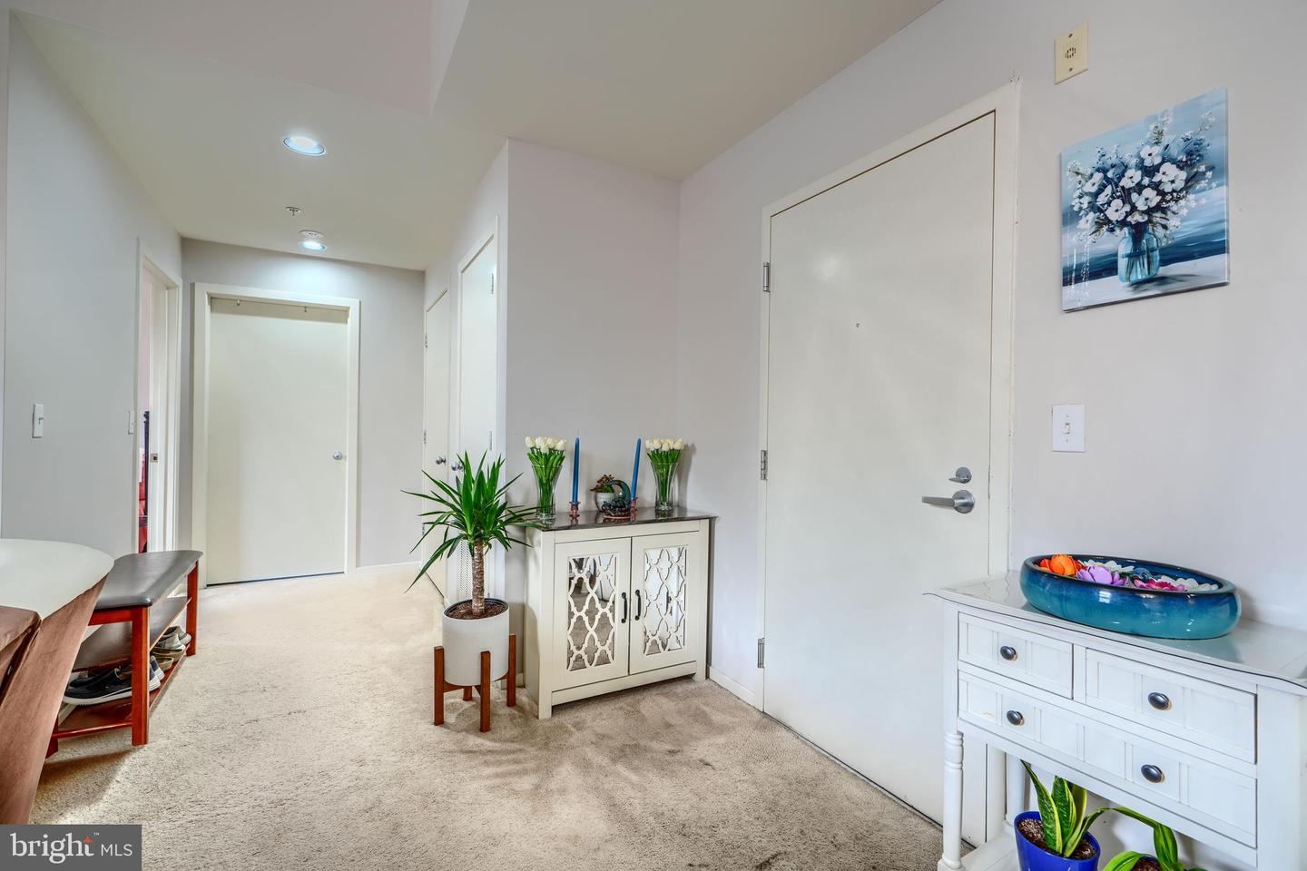 1211 LIGHT ST #208
