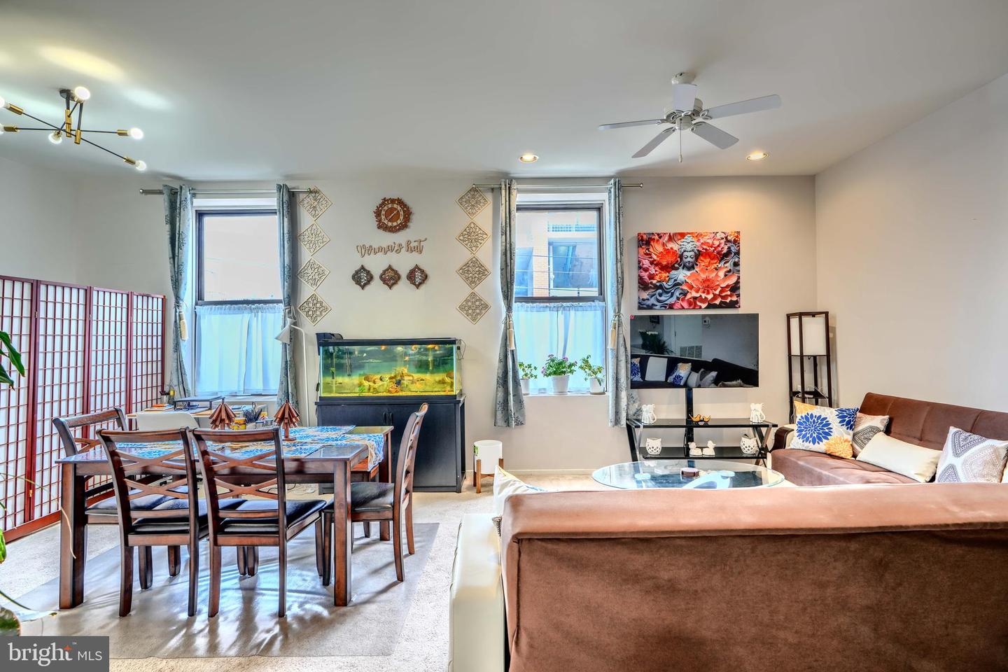 1211 LIGHT ST #208
