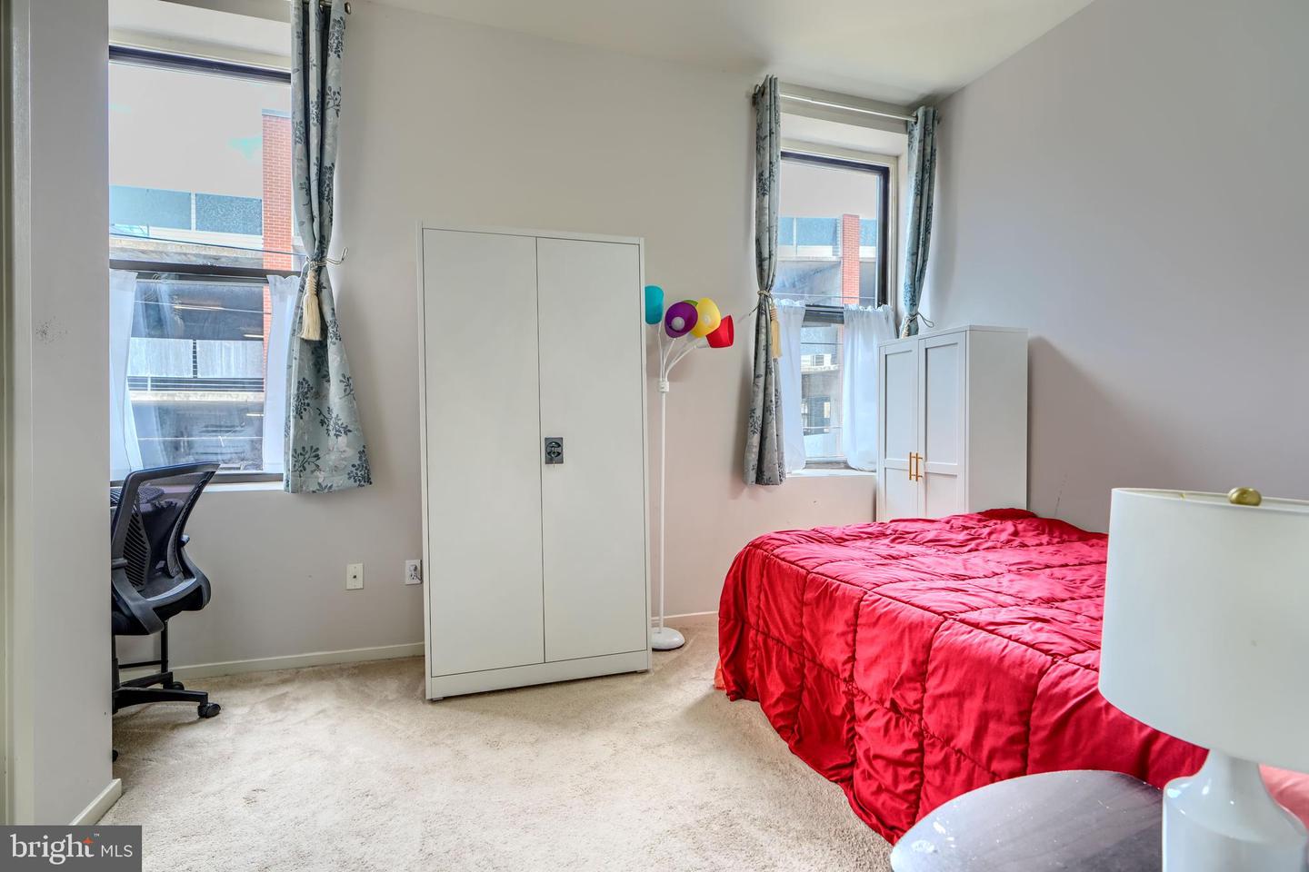 1211 LIGHT ST #208