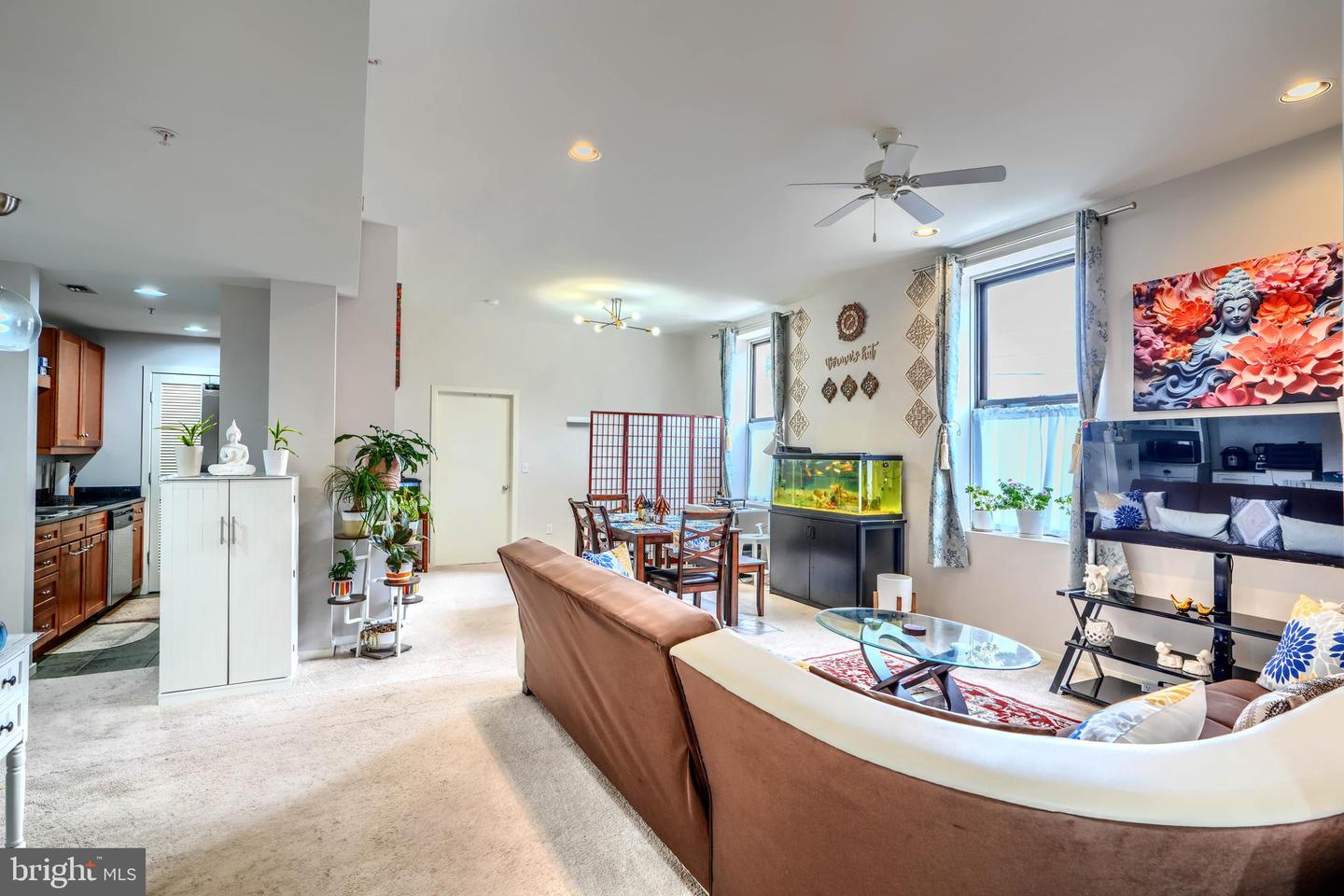 1211 LIGHT ST #208