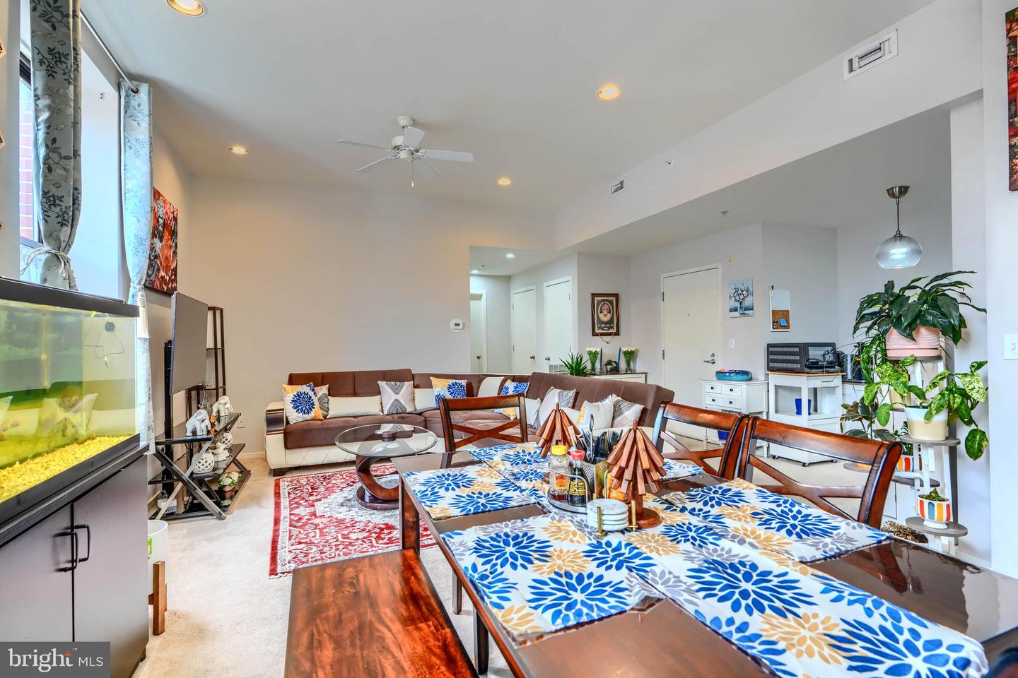 1211 LIGHT ST #208