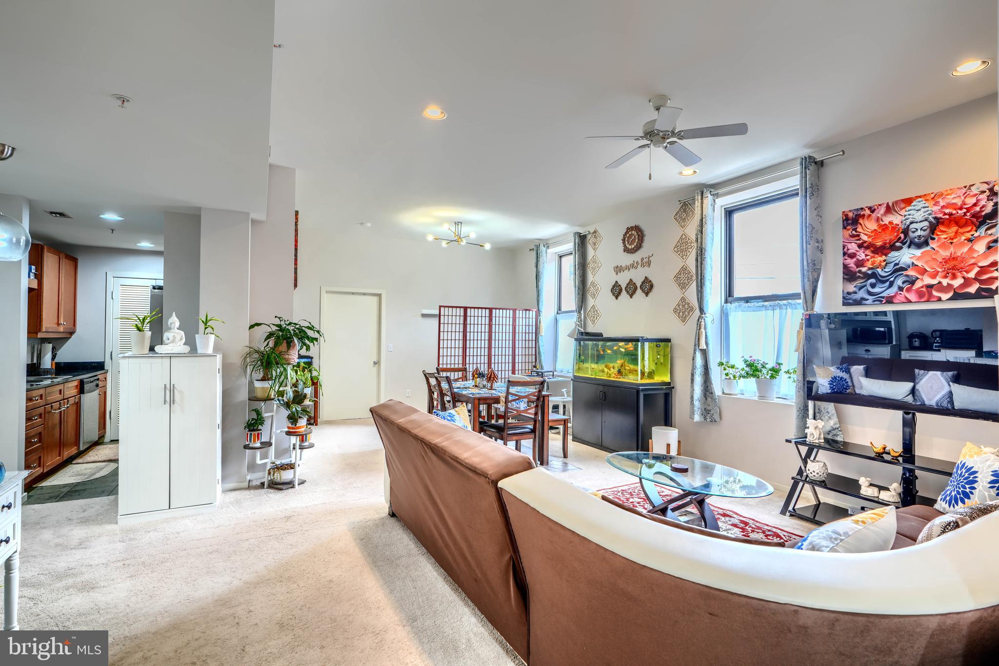 1211 LIGHT ST #208