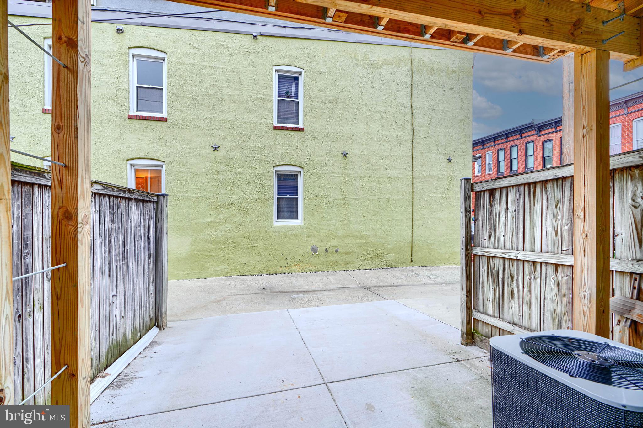 118 W FORT AVENUE