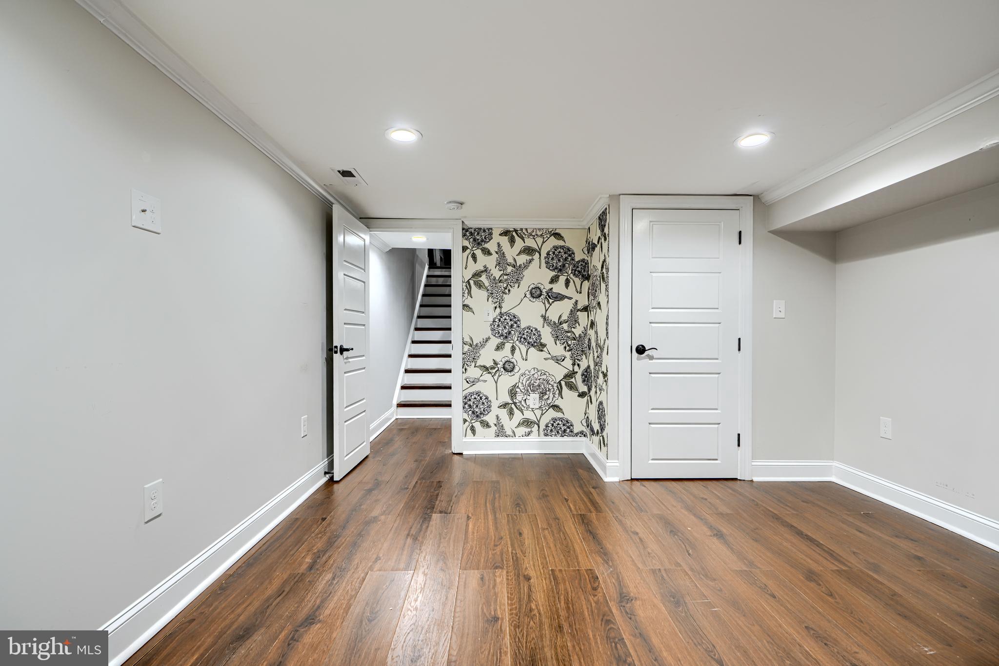 118 W FORT AVENUE