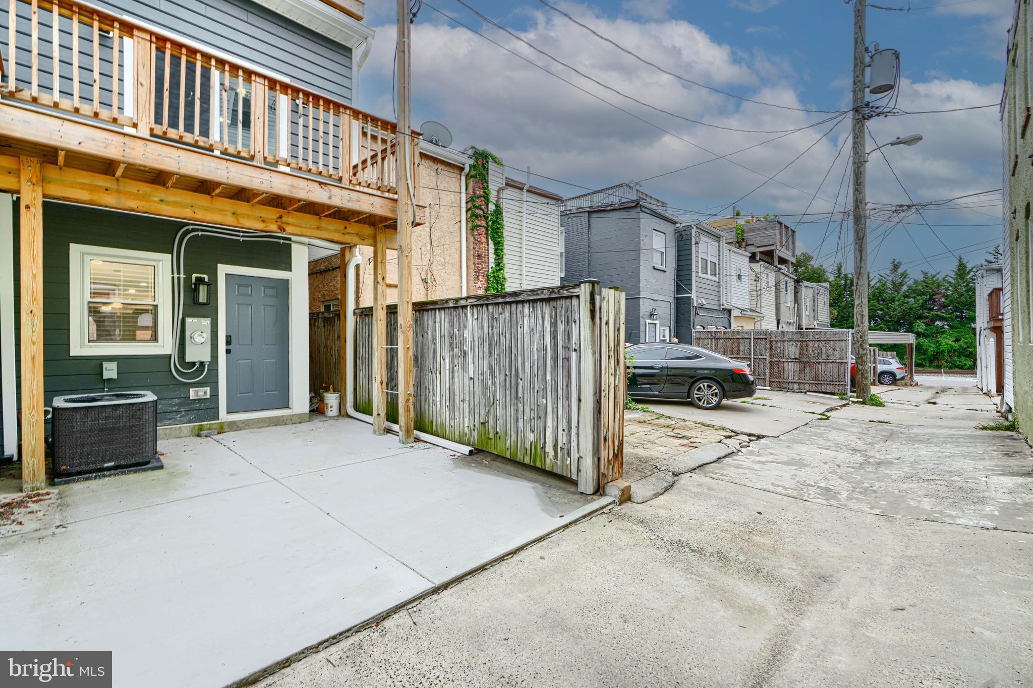 118 W FORT AVENUE