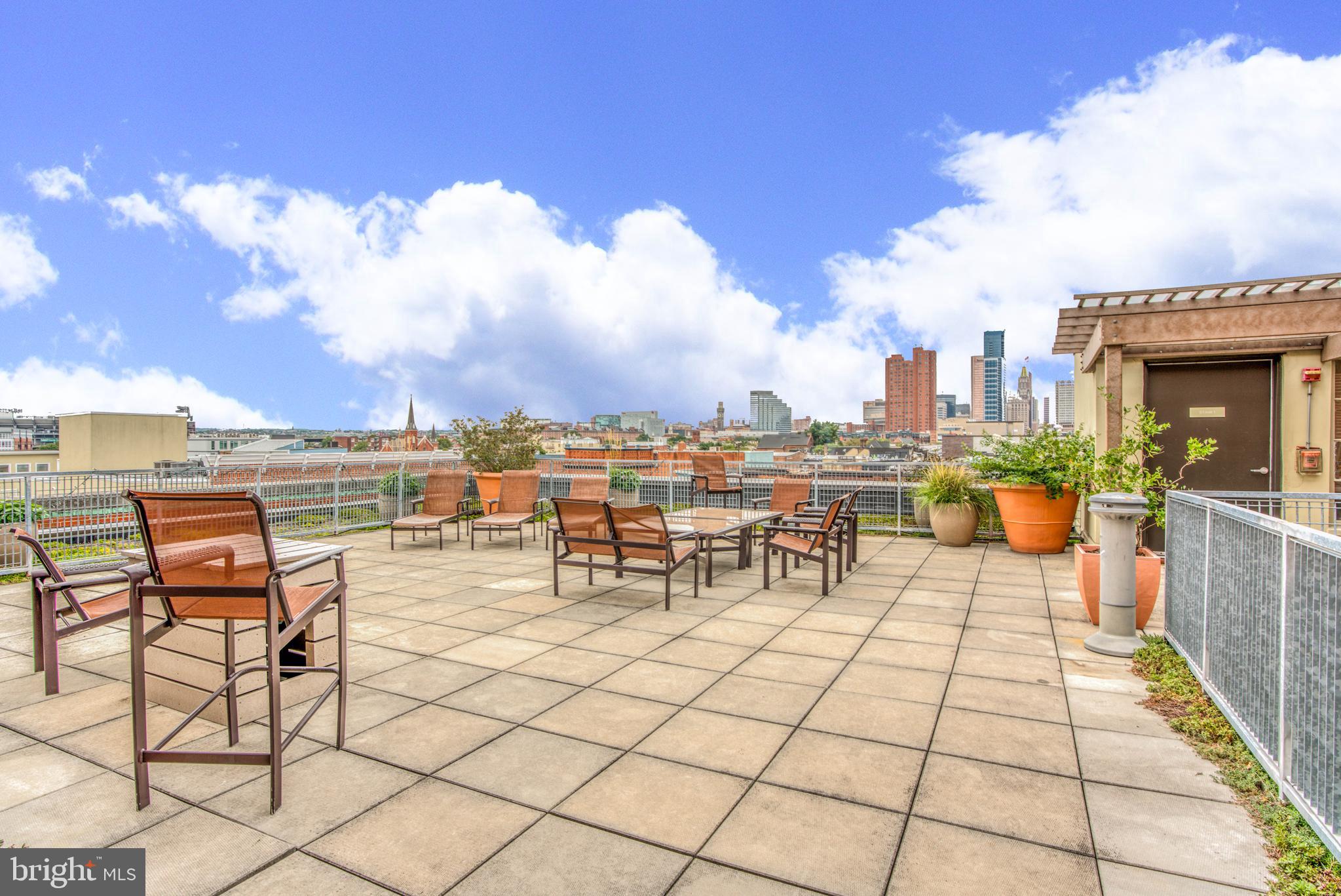 1211 LIGHT STREET T-8