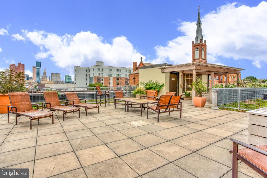 1211 LIGHT STREET T-8
