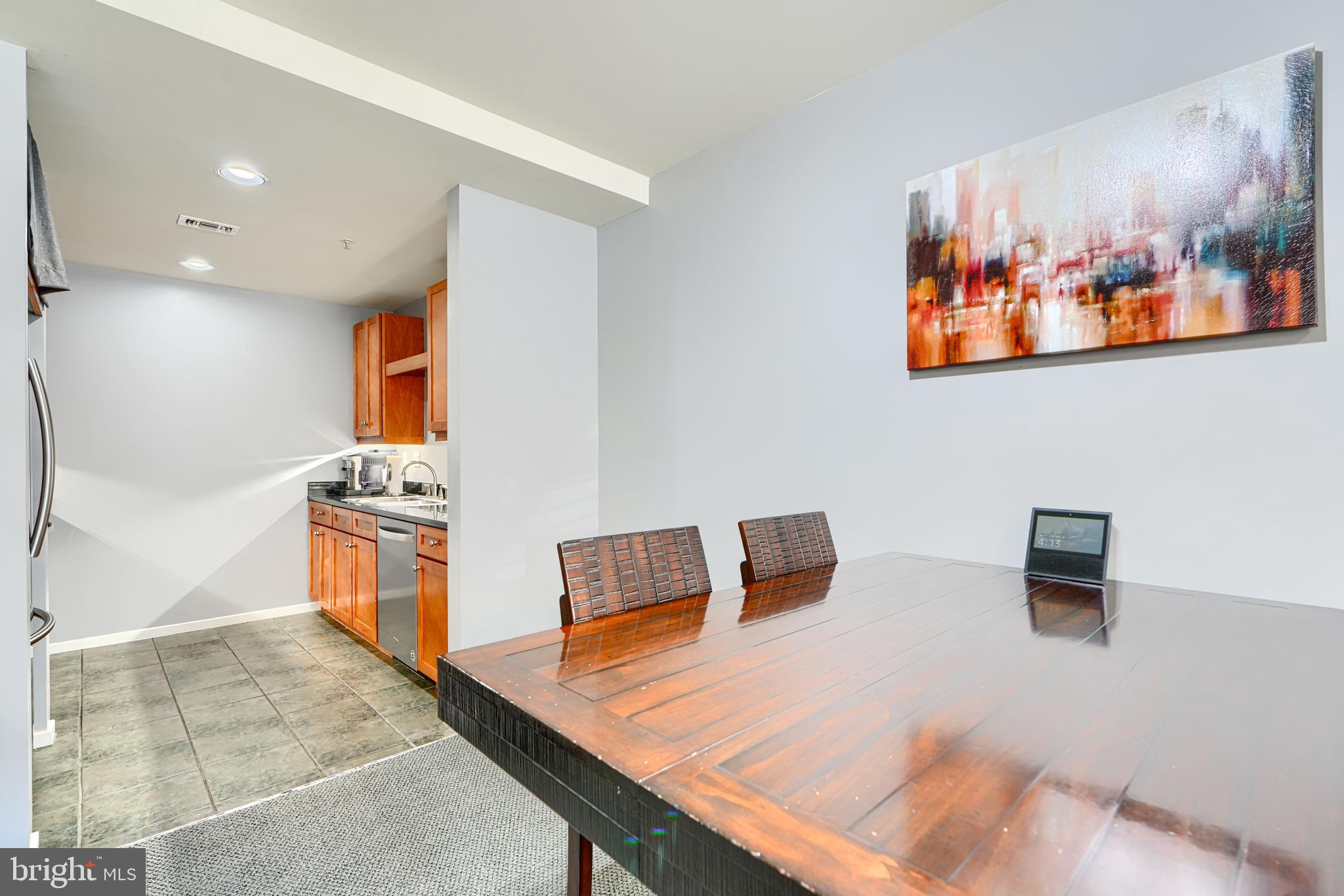 1211 LIGHT STREET T-8