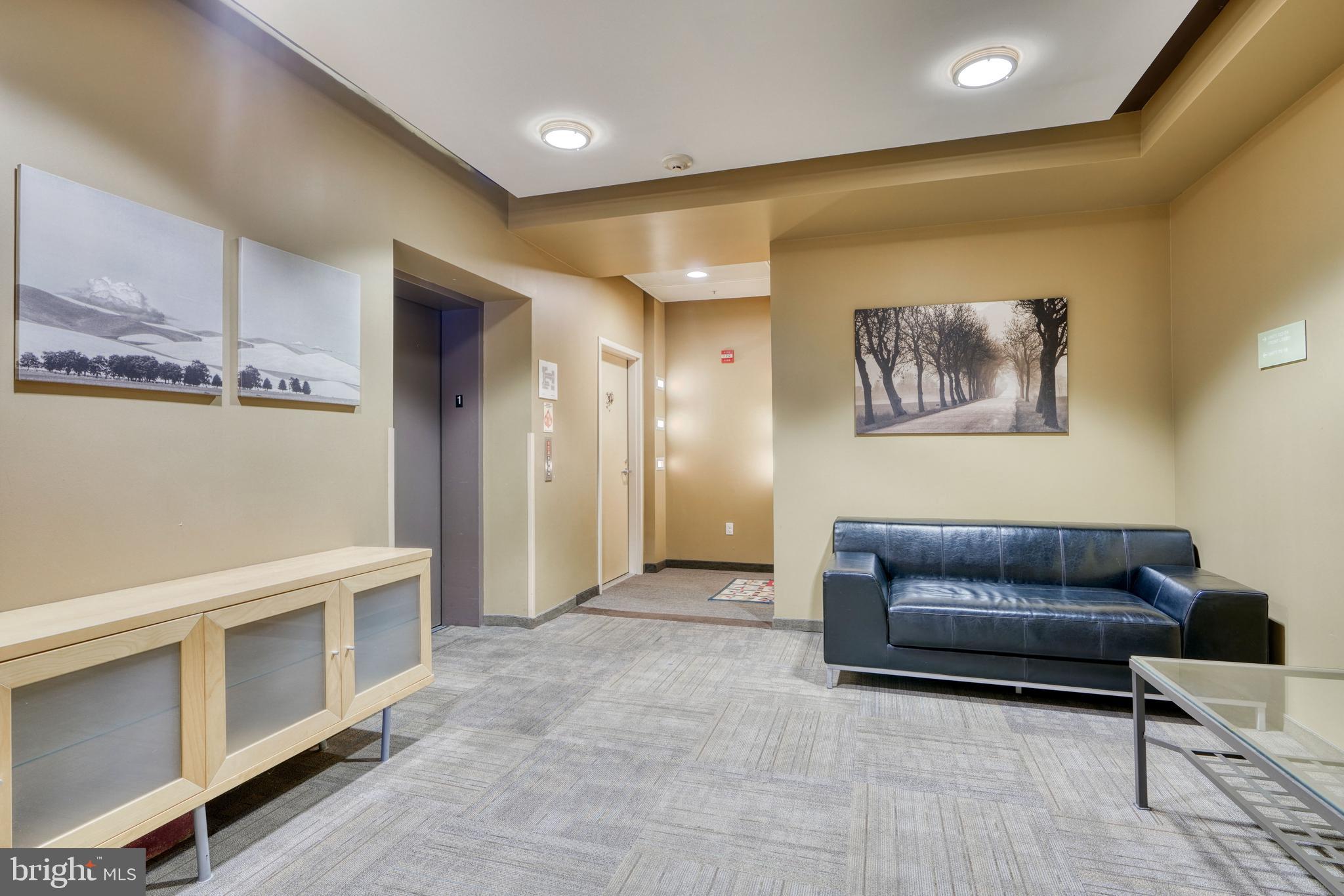 1211 LIGHT STREET T-8