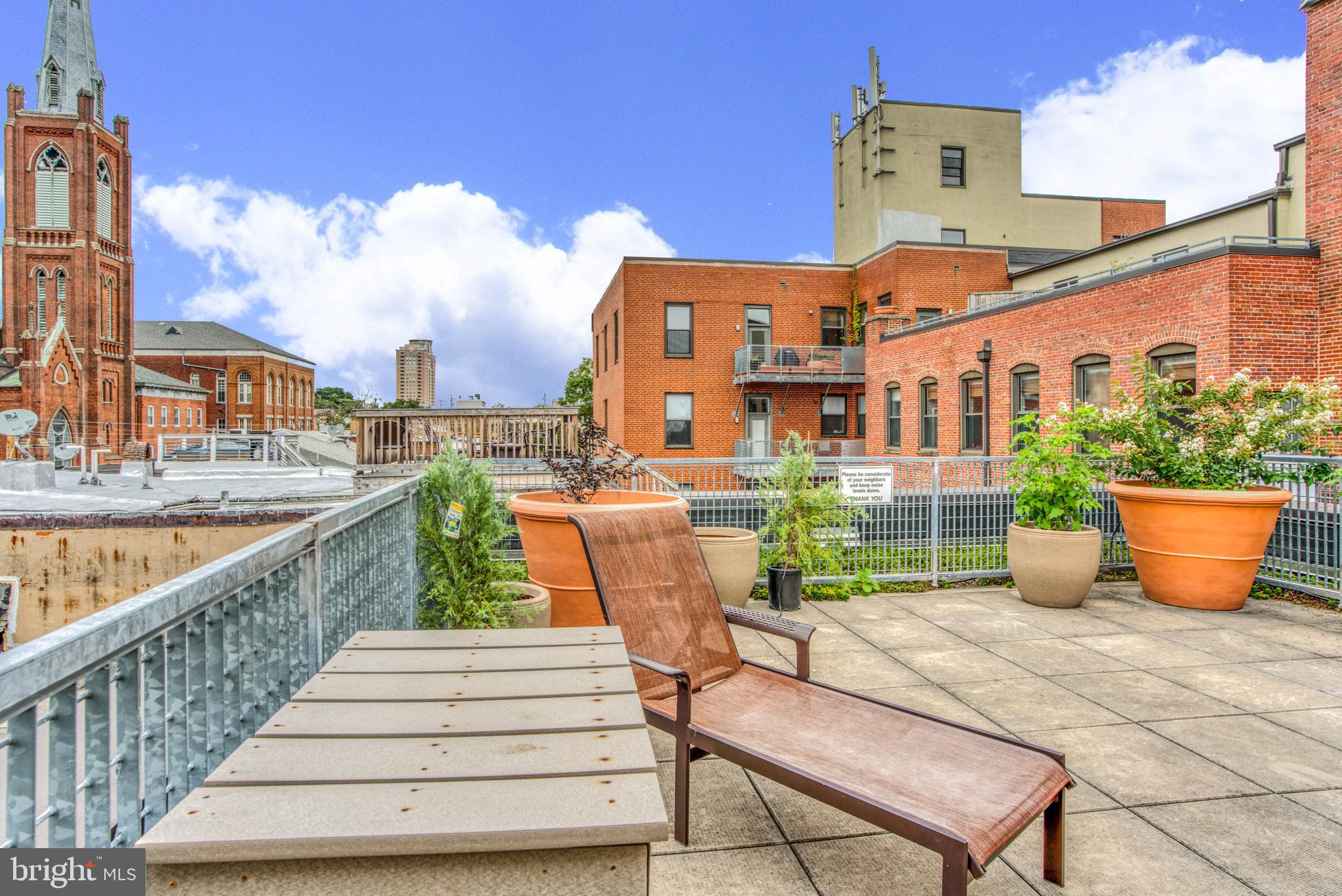 1211 LIGHT STREET T-8