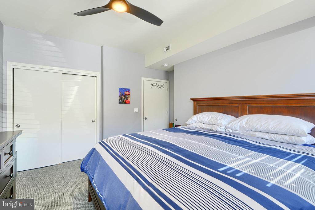 1211 LIGHT STREET T-8